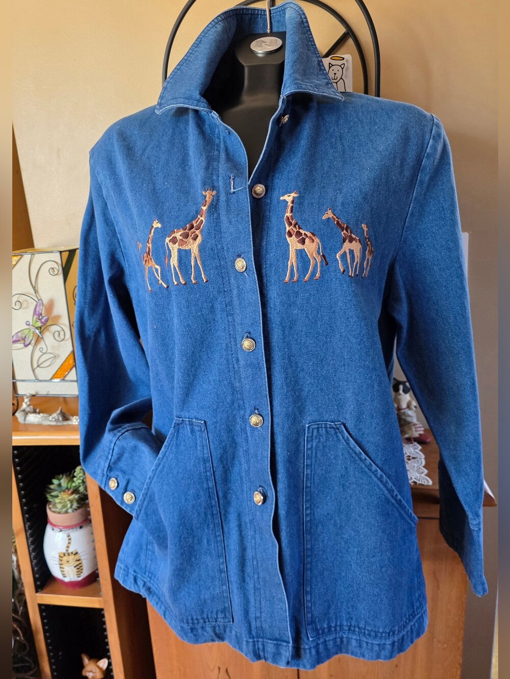 Red Coral Vintage 90s Women's Blue Denim Shirt Jacket with Embroidered Giraffes
